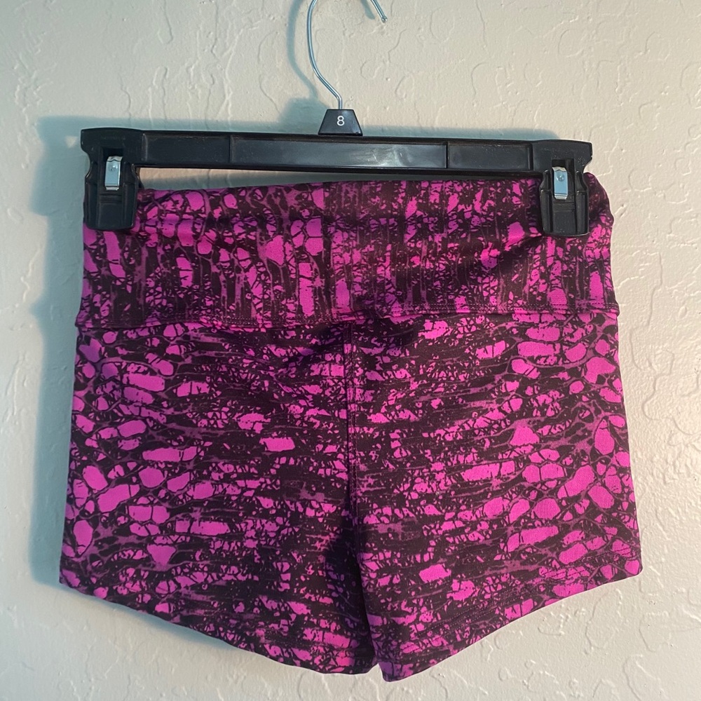 Pink shorts - Picture 2 of 3
